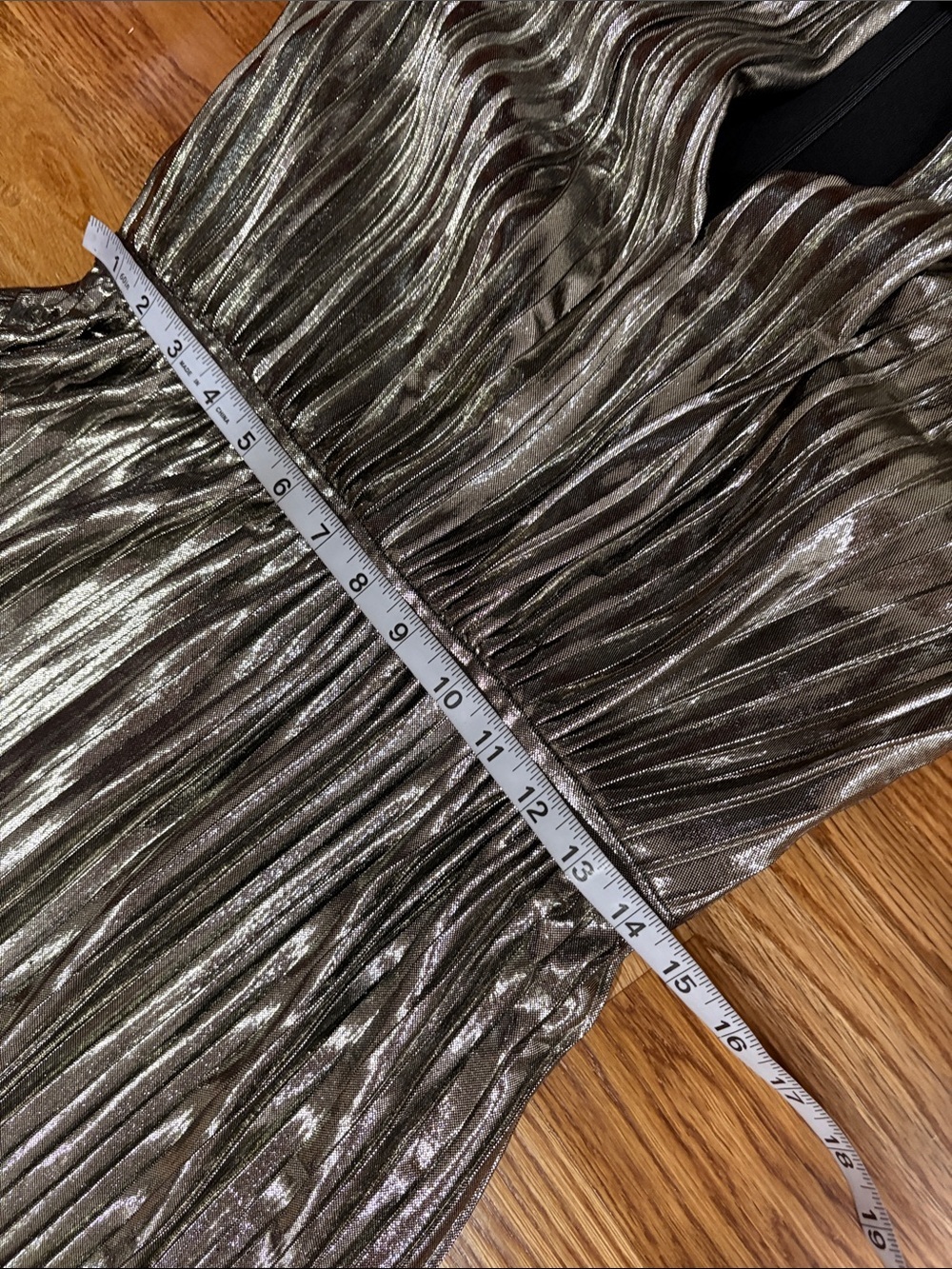 Vince Camuto Metallic  Pleated Halter Maxi gown Dress glam sparkle NWOT size 6 - Picture 10 of 13